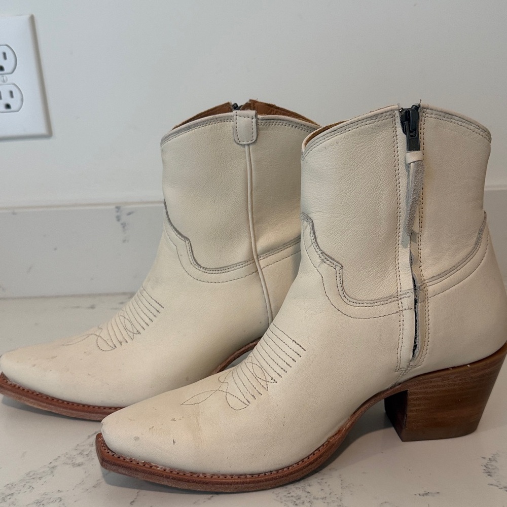 Tecovas The Daisy Cowgirl Boots in Bone Color Womens Size 7.5 - Picture 11 of 16